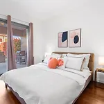Luxury New With Private Garden Near The Beach!