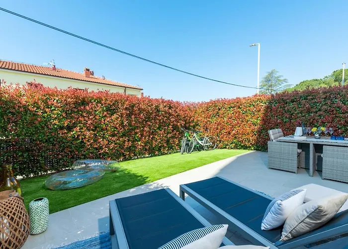 Lägenhet Luxury New With Private Garden Near The Beach! *