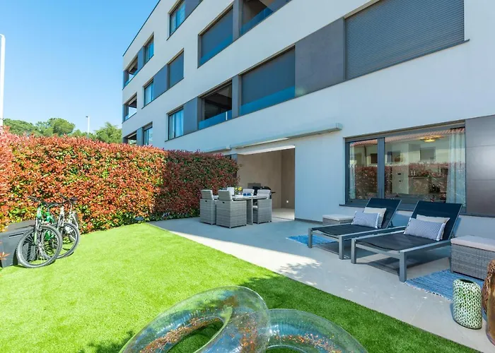 Lägenhet Luxury New With Private Garden Near The Beach! Poreč