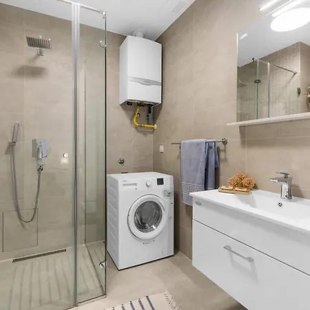 Luxury New With Private Garden Near The Beach! *