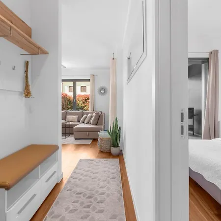 Luxury New With Private Garden Near The Beach!