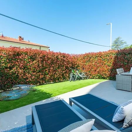 Appartement Luxury New With Private Garden Near The Beach! *