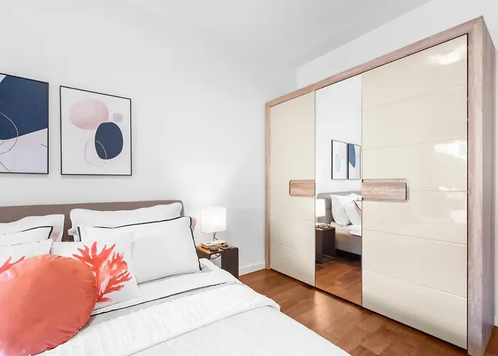 Luxury New With Private Garden Near The Beach!