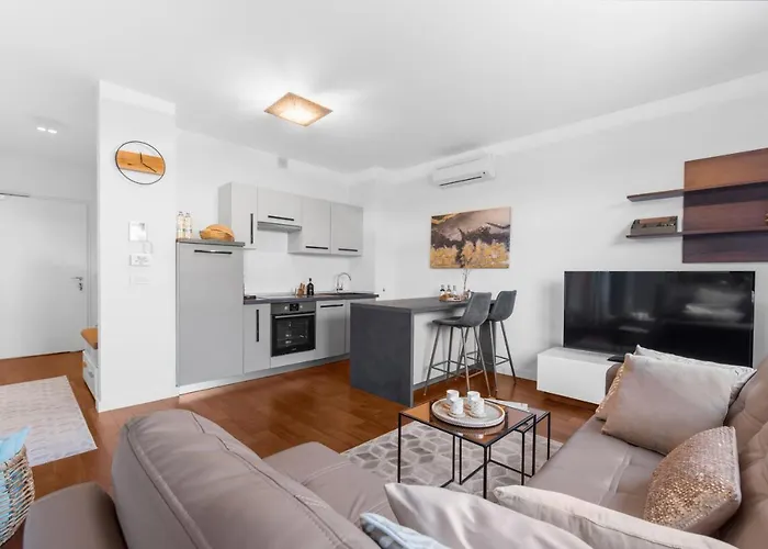 公寓 Luxury New With Private Garden Near The Beach! *