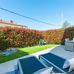 Apartment Luxury New With Private Garden Near The Beach! *