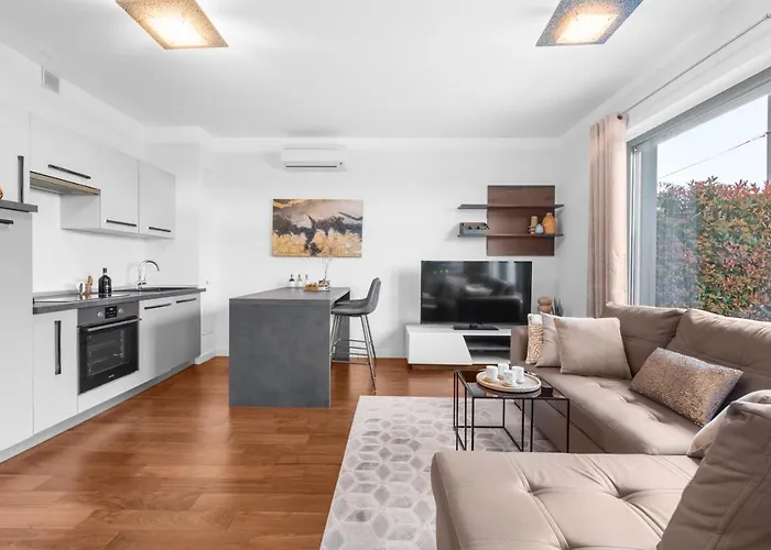 Appartement Luxury New With Private Garden Near The Beach! Poreč