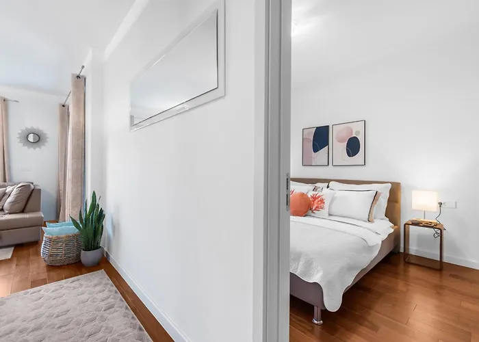 Luxury New With Private Garden Near The Beach! Appartement